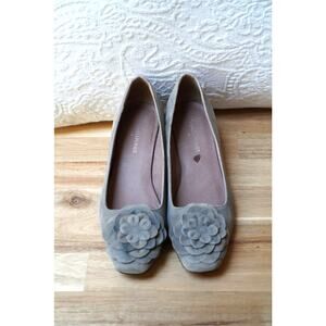Donald J Pliner Suede Flower Kitten Heel Square Toe Pumps Soft Gray Size 8